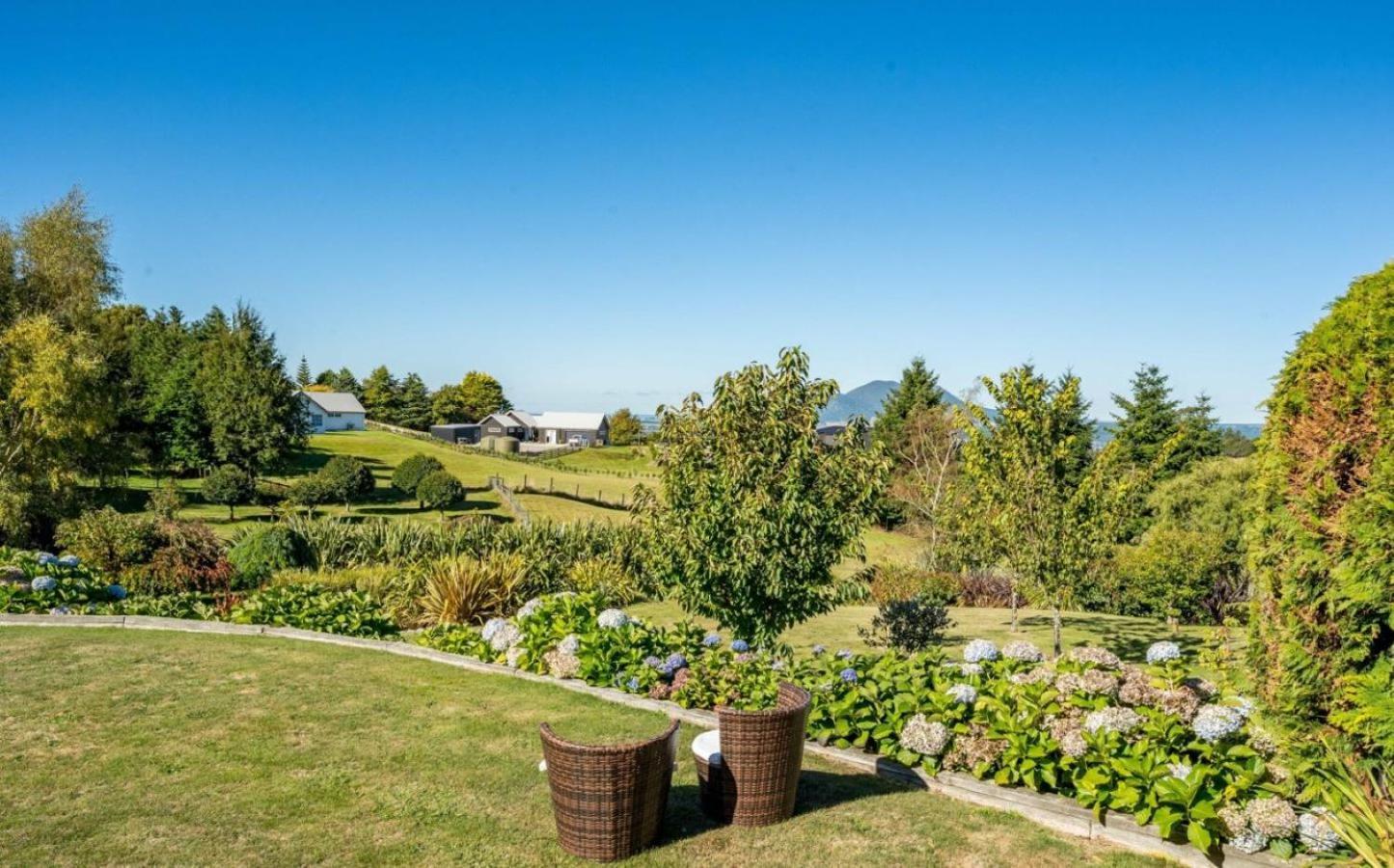 Mountviews Lodge Taupo Zewnętrze zdjęcie