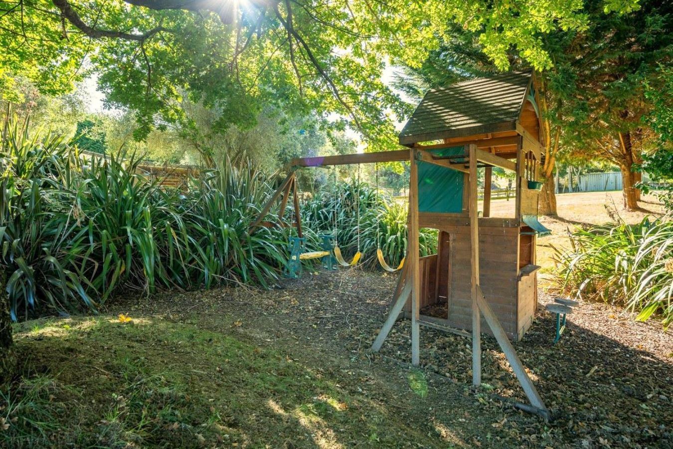 Mountviews Lodge Taupo Zewnętrze zdjęcie