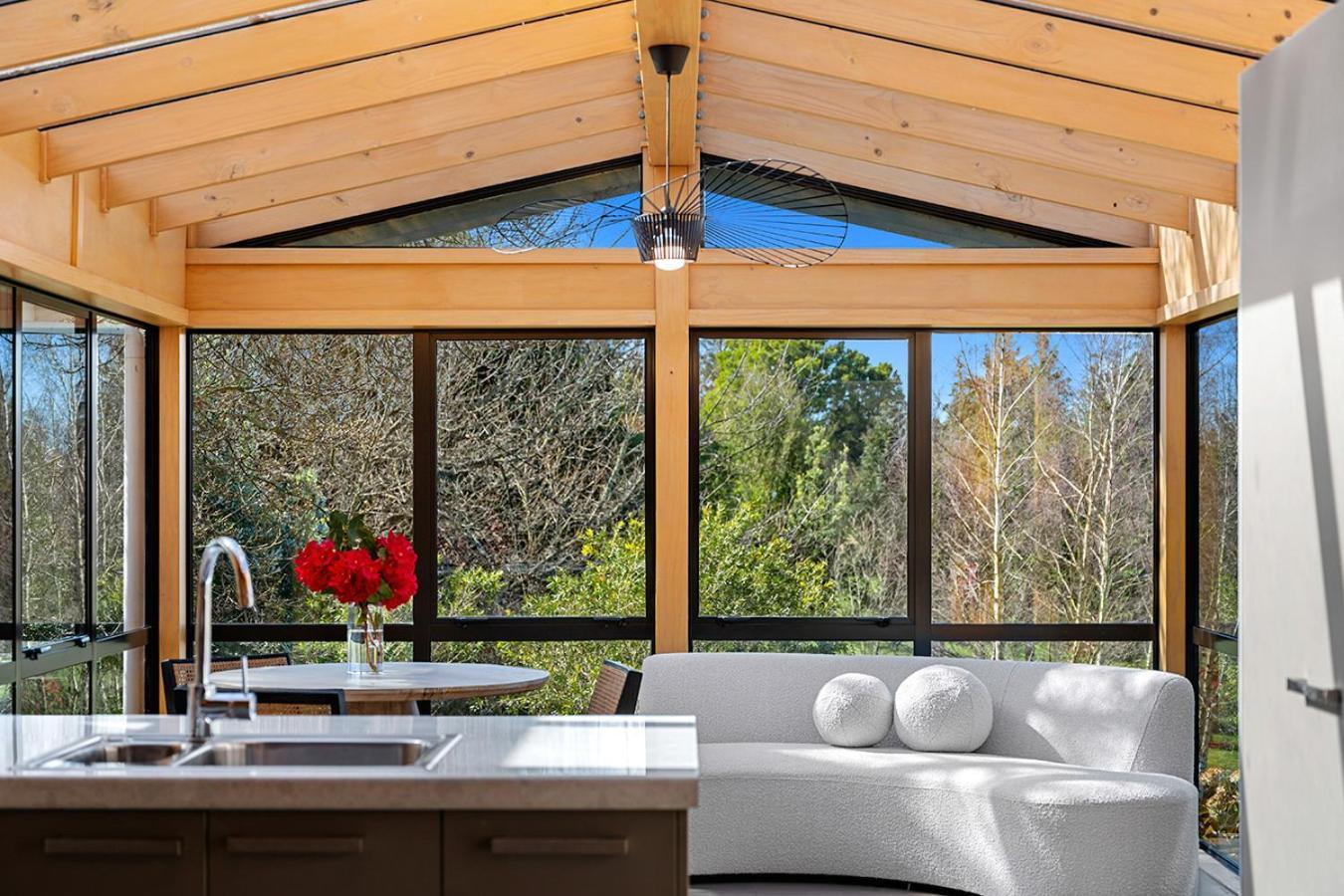 Mountviews Lodge Taupo Zewnętrze zdjęcie