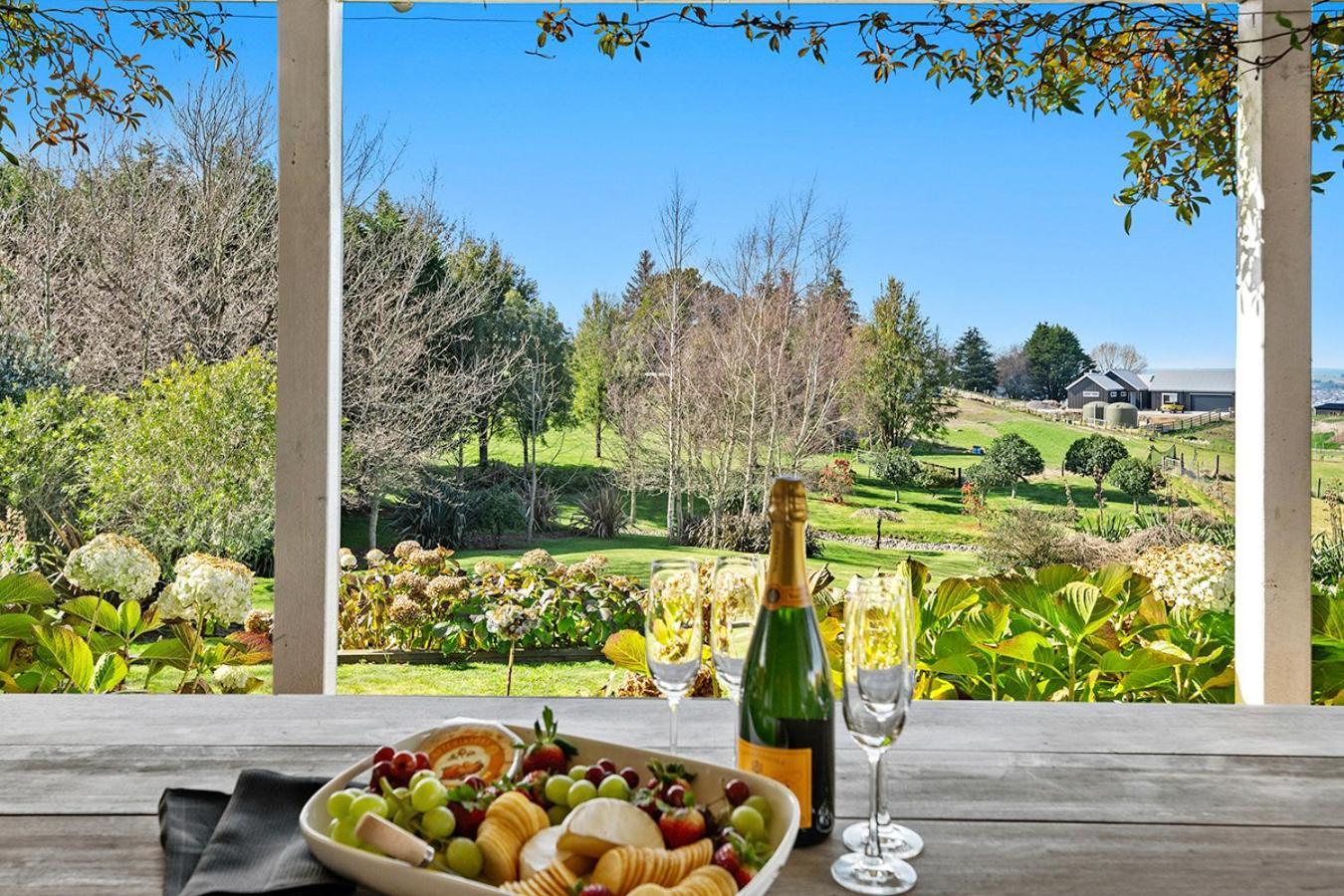 Mountviews Lodge Taupo Zewnętrze zdjęcie