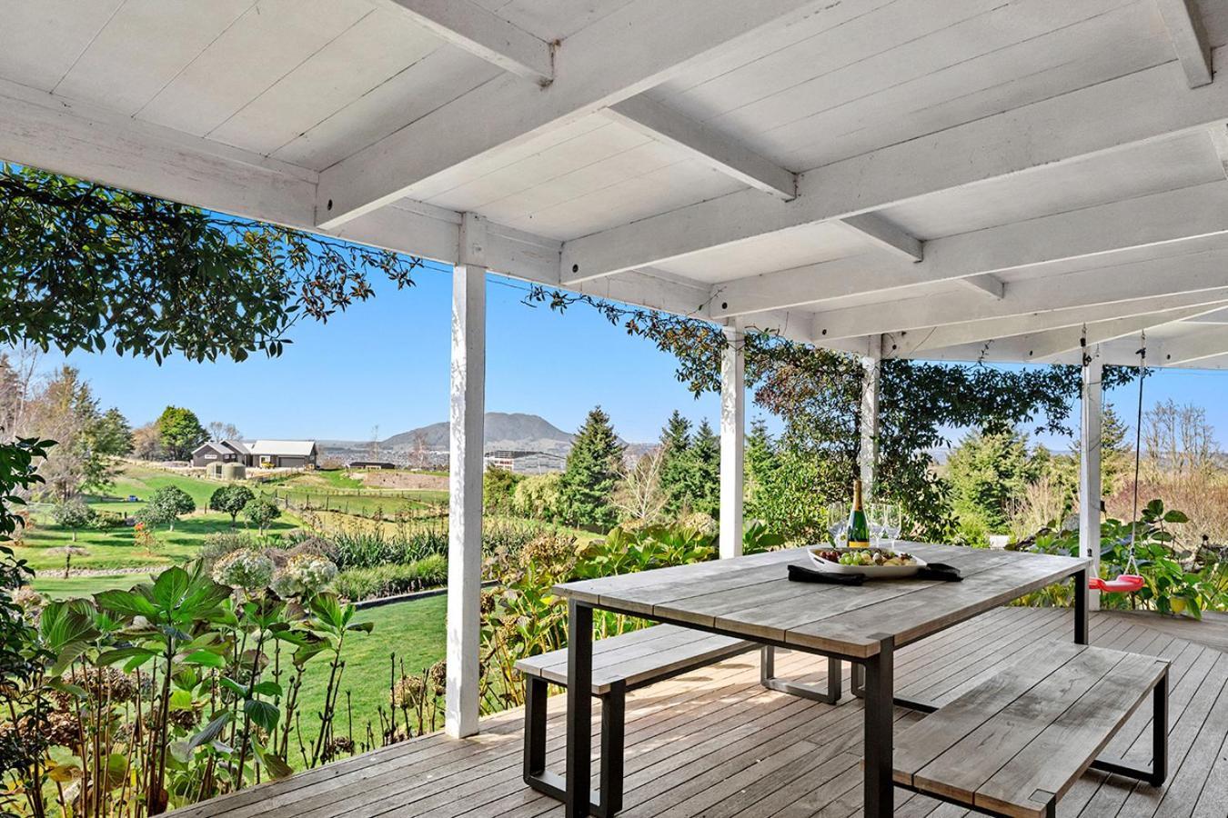 Mountviews Lodge Taupo Zewnętrze zdjęcie
