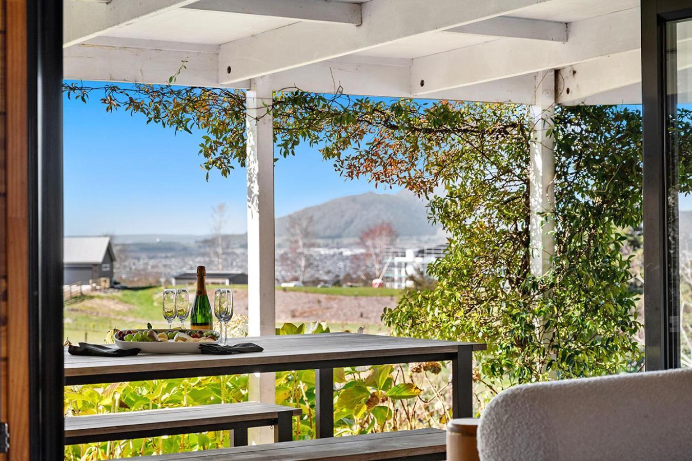 Mountviews Lodge Taupo Zewnętrze zdjęcie