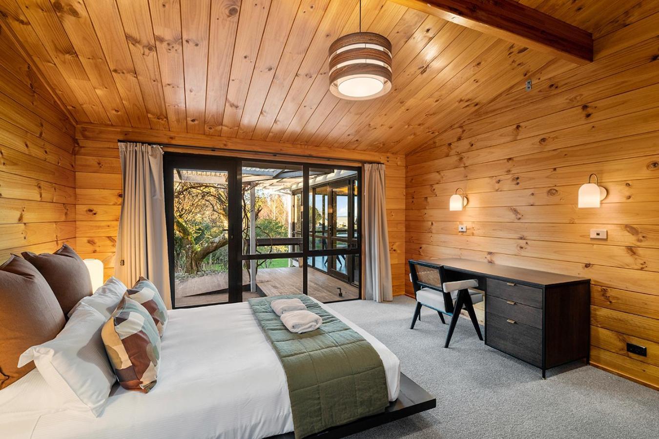Mountviews Lodge Taupo Zewnętrze zdjęcie