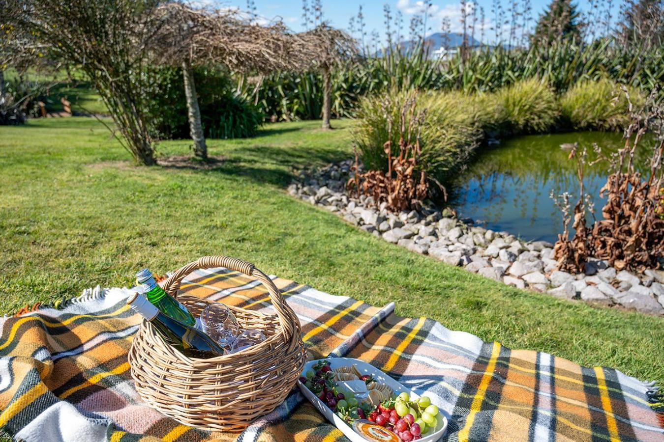 Mountviews Lodge Taupo Zewnętrze zdjęcie